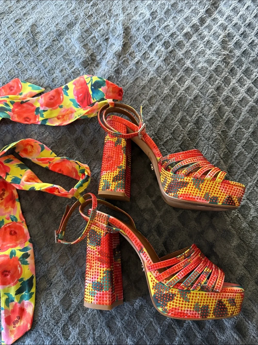 Kurt Geiger Red Multicolor Floral Platform Sandals with Floral Ties
